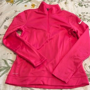 Be a Barbie on the green ⛳️🏌🏼‍♀️💕 Nike Golf Hot pink pullover, sz small EUC.